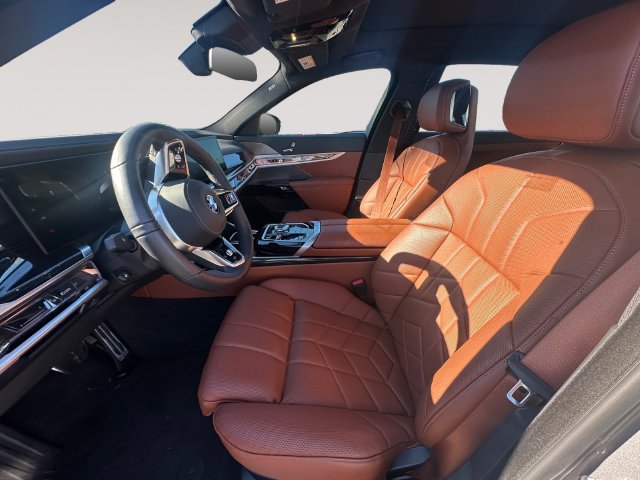 Used 2026 BMW 740i xDrive AWD/4WD image 8