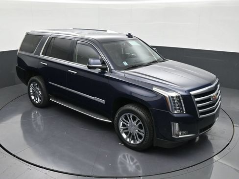 Used 2020 Cadillac Escalade 2WD image 18
