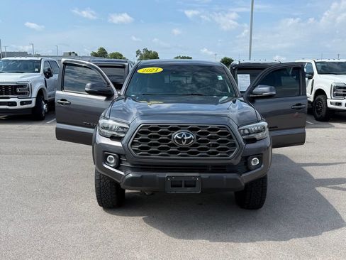 Used 2021 Toyota Tacoma TRD Off-Road AWD/4WD image 21