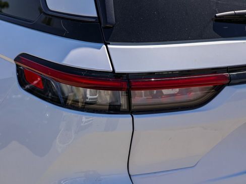 New 2026 Jeep Grand Cherokee Altitude RWD image 7