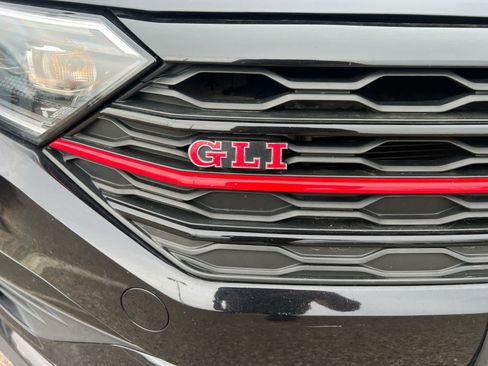 Used 2021 Volkswagen Jetta GLI image 4