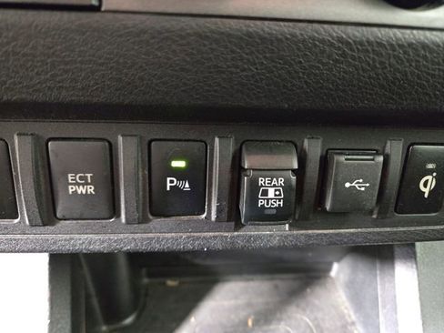 Used 2021 Toyota Tacoma TRD Off-Road w/ TRD Premium Off Road Package image 28