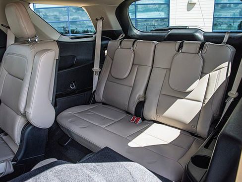 Used 2023 Ford Explorer XLT w/ Equipment Group 202A image 16