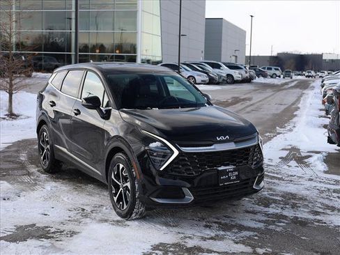 Used 2025 Kia Sportage EX image 2