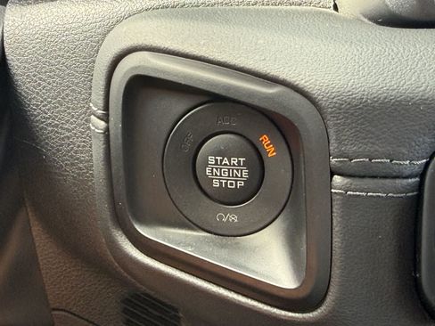 Used 2024 Jeep Wrangler Unlimited Rubicon AWD/4WD image 24