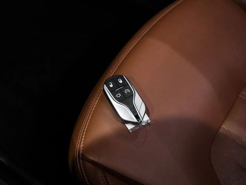 Used 2018 Maserati Levante GranLusso AWD/4WD image 58