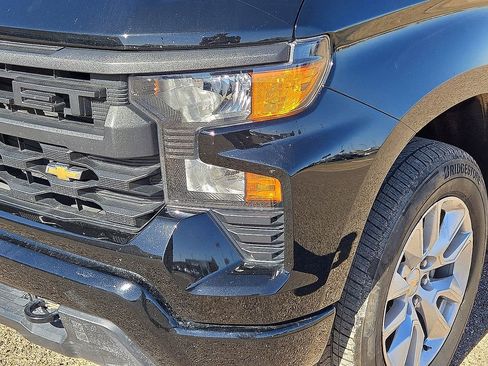 Used 2024 Chevrolet Silverado 1500 Custom image 10