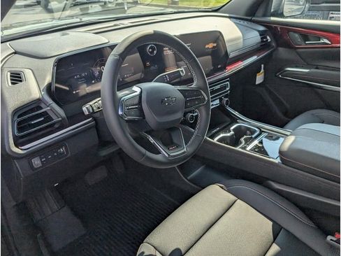 New 2026 Chevrolet Traverse Z71 w/ Driver Confidence Package image 13