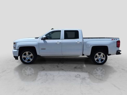 Used 2018 Chevrolet Silverado 1500 LT w/ Texas Edition AWD/4WD image 5