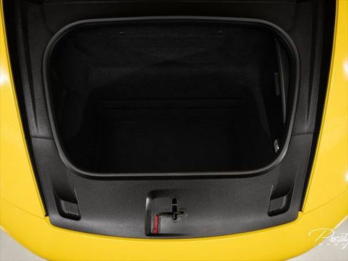 Used 2024 Porsche 911 Carrera T RWD image 3