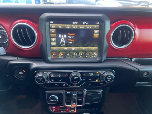 Used 2023 Jeep Gladiator Rubicon w/ Cold Weather Group AWD/4WD image 24