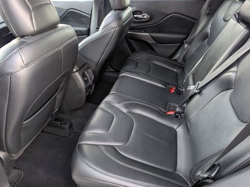 Used 2021 Jeep Cherokee Limited image 28