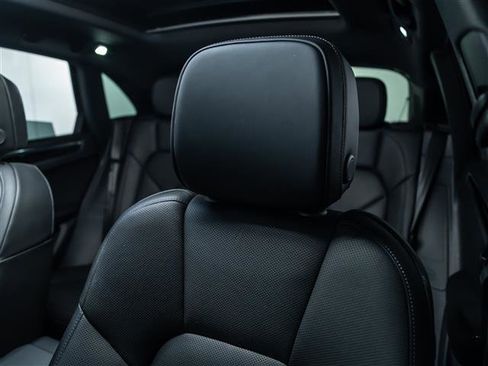 Certified 2025 Porsche Macan image 21