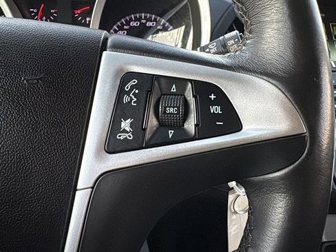 Used 2017 Chevrolet Equinox Premier image 18