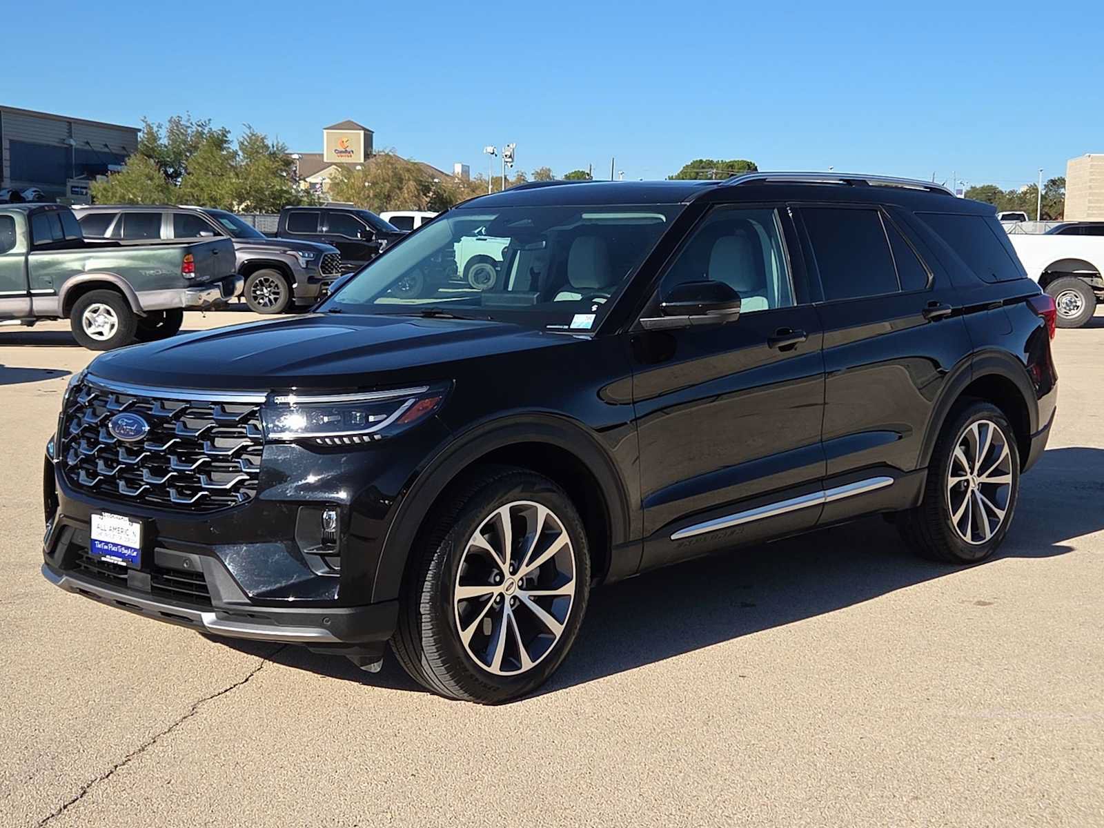Used 2025 Ford Explorer Platinum w/ Ultimate Package AWD/4WD image 4