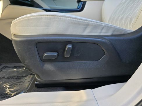 Used 2022 Buick Envision Avenir w/ Technology Package II image 23