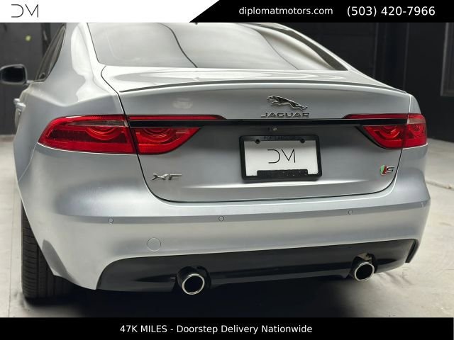 Used 2018 Jaguar XF S RWD image 16