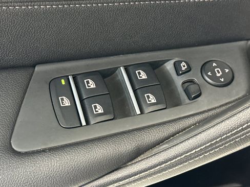 Used 2021 BMW 530e w/ Convenience Package RWD image 13