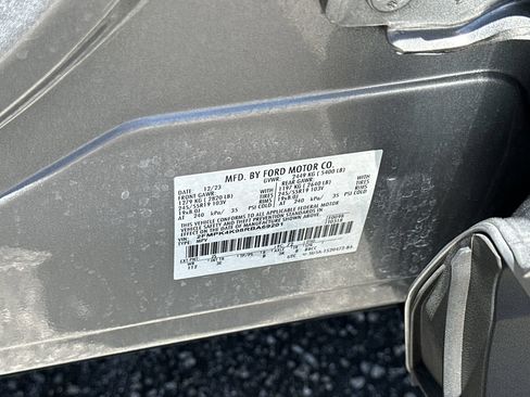Used 2024 Ford Edge Titanium AWD/4WD image 32