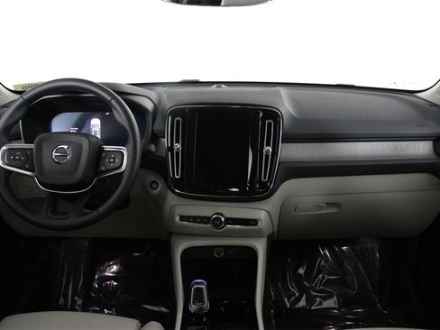 Used 2026 Volvo XC40 B5 Plus w/ Protection Package Premier image 7