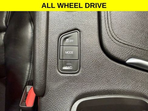 Used 2017 Cadillac XT5 Luxury w/ Driver Awareness Package AWD/4WD image 2