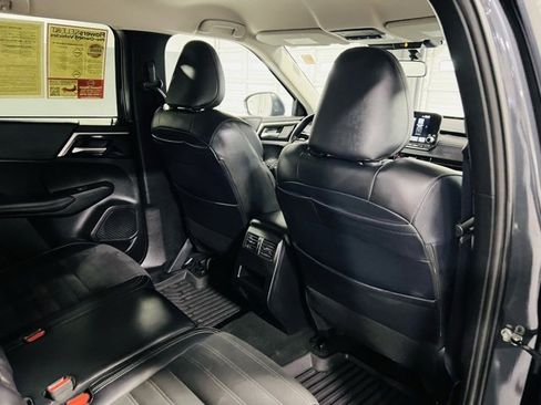 Used 2024 Mitsubishi Outlander SE image 30