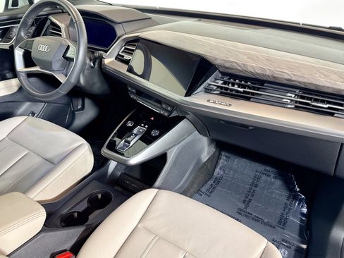 Used 2025 Audi Q4 e-tron Premium Plus image 28