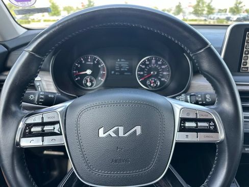 Certified 2022 Kia Telluride EX w/ EX Premium Package FWD image 20