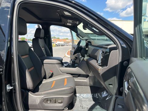 Used 2023 GMC Sierra 1500 AT4 w/ AT4 Premium Package AWD/4WD image 18