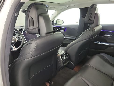 Used 2025 Mercedes-Benz C 300 Sedan image 11