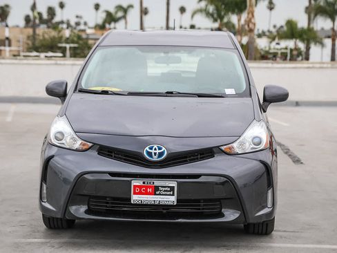 Used 2015 Toyota Prius V Three image 3
