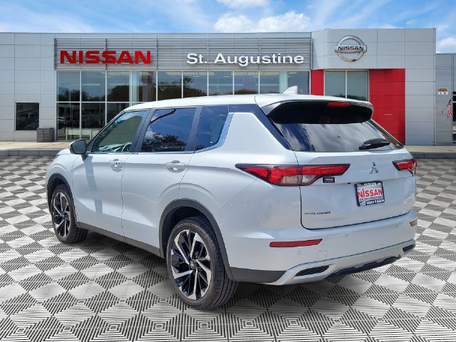 Used 2024 Mitsubishi Outlander SE AWD/4WD image 4