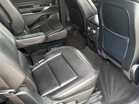 Used 2020 Ford Explorer XLT w/ Equipment Group 202A AWD/4WD image 36