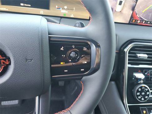 Certified 2025 Nissan Armada PRO-4X image 16