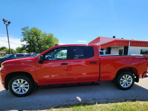 Used 2019 Chevrolet Silverado 1500 Custom w/ Custom Value Package AWD/4WD image 13