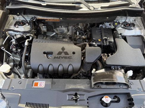 Used 2019 Mitsubishi Outlander SE FWD image 25