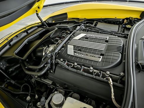 Used 2015 Chevrolet Corvette Z06 w/ 3LZ Preferred Equipment Group image 17