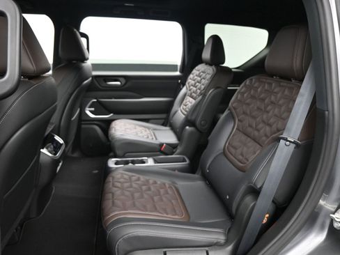 New 2026 Nissan Armada Platinum Reserve image 11