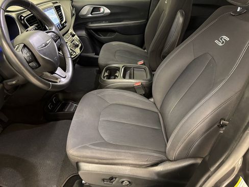 Used 2018 Chrysler Pacifica Touring Plus w/ S Appearance Package FWD image 20