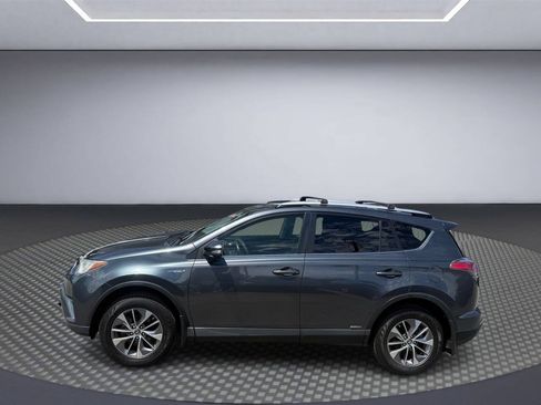 Used 2016 Toyota RAV4 XLE AWD/4WD image 4