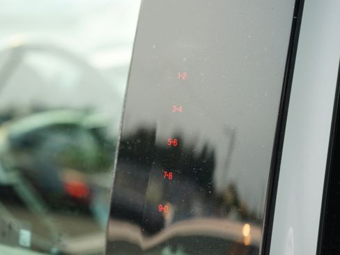 Used 2021 Ford Expedition Limited image 31