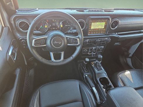 Used 2022 Jeep Wrangler Unlimited Sahara w/ Cold Weather Group AWD/4WD image 11