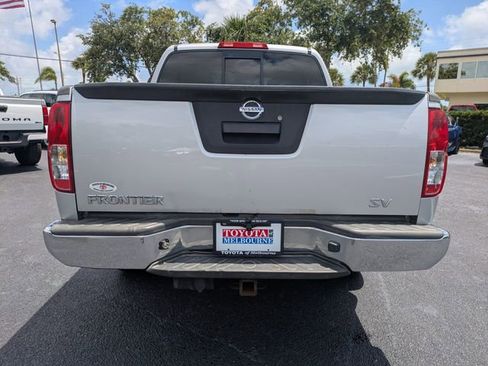 Used 2014 Nissan Frontier SV RWD image 5