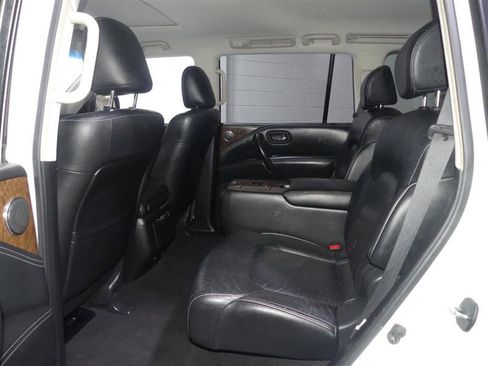 Used 2017 INFINITI QX80 4WD w/ Driver Assistance Package image 28