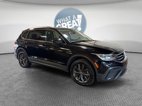 Used 2022 Volkswagen Tiguan SE AWD/4WD image 1