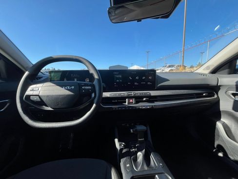Used 2025 Kia K4 FWD image 34