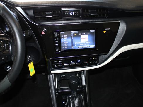 Used 2017 Toyota Corolla iM FWD image 12