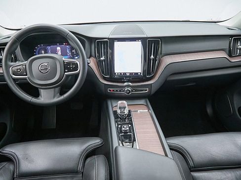 Used 2023 Volvo XC60 B6 Ultimate w/ Protection Package Premier image 23