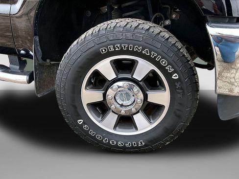 Used 2016 Ford F250 Lariat w/ Lariat Interior Package image 9