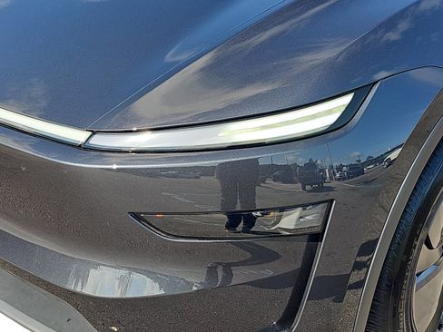 Used 2026 Tesla Model Y 2WD image 29